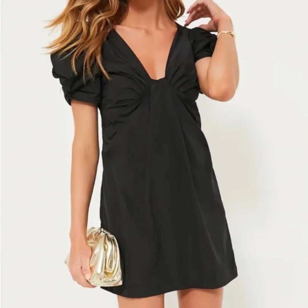 Tuckernuck Hyacinth House Tinsley Puff Sleeve V-Neck Mini Dress Large Black LBD